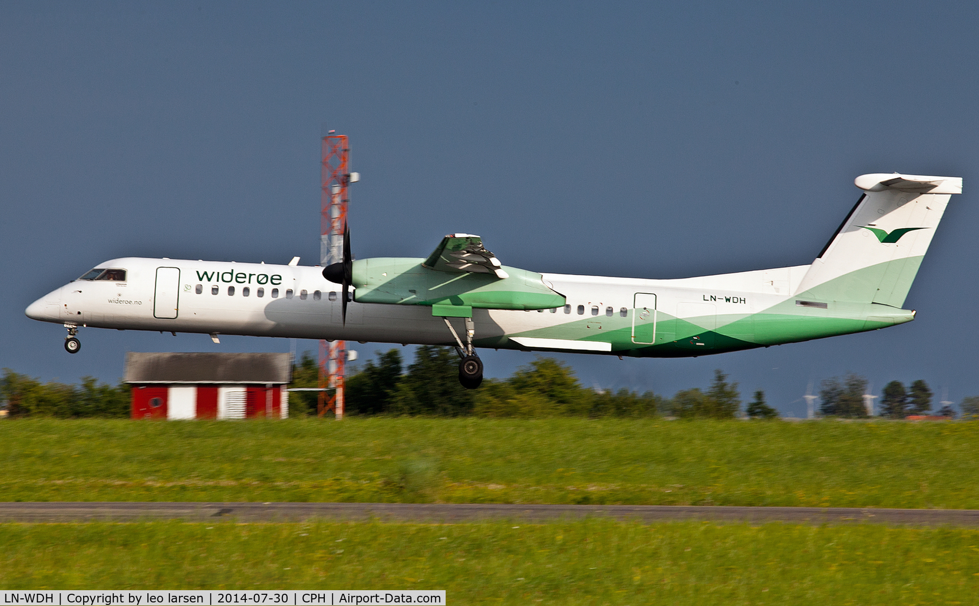 LN-WDH, 2009 De Havilland Canada DHC-8-402Q Dash 8 C/N 4273, Copenhagen 30.7.2014