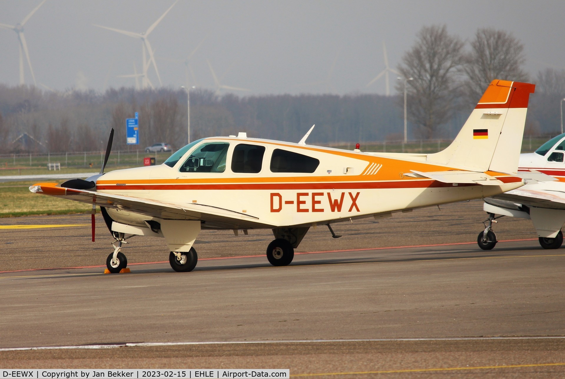 D-EEWX, 1983 Beech F33A Bonanza Bonanza C/N CE-947, Lelystad Airport