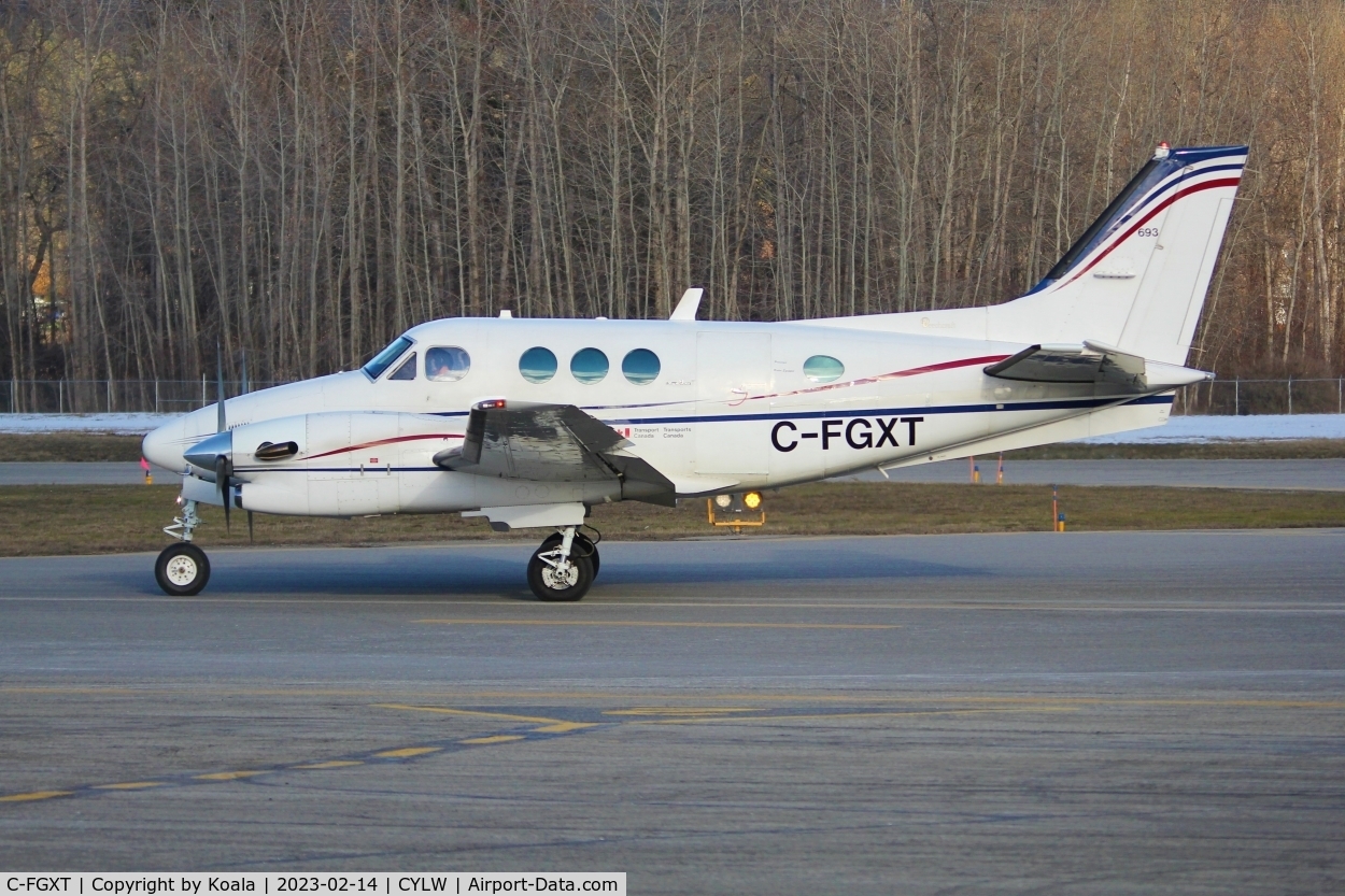C-FGXT, 1990 Beech C90A King Air C/N LJ-1230, Arrival from Port Hardy.