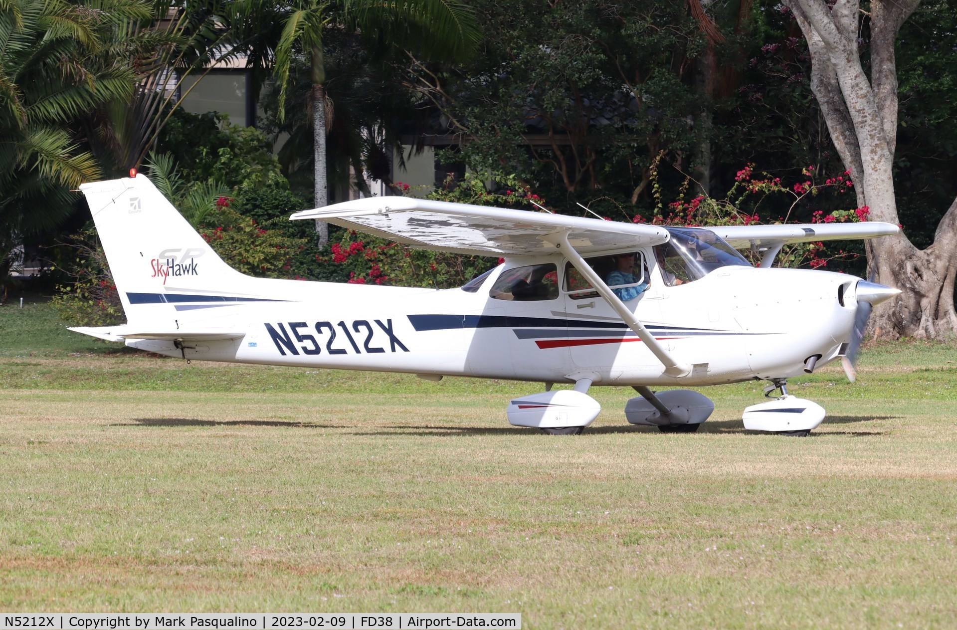 N5212X, 2002 Cessna 172S Skyhawk SP C/N 172S9120, Cessna 172S