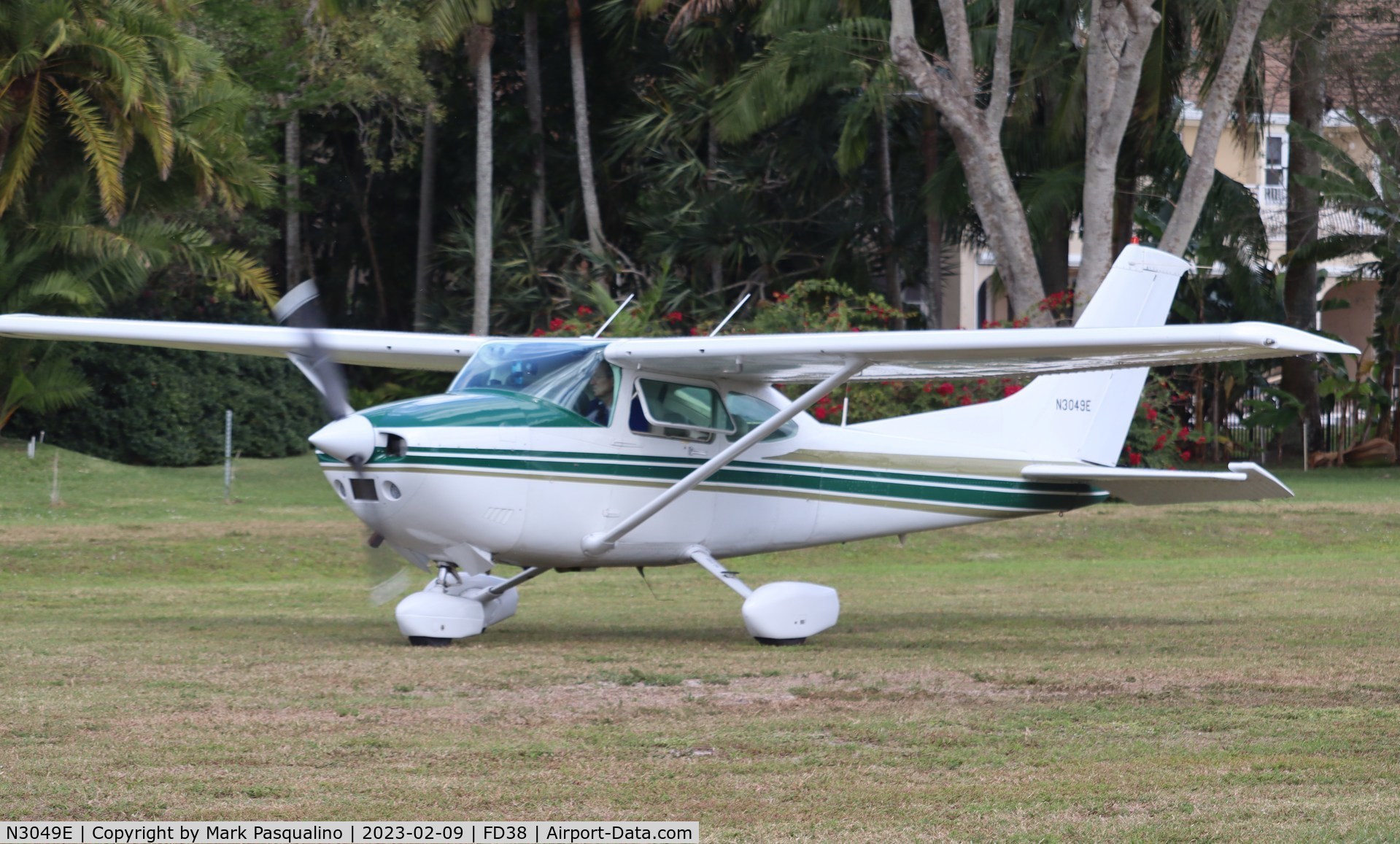 N3049E, 1982 Cessna 182R Skylane C/N 18268229, Cessna 182R