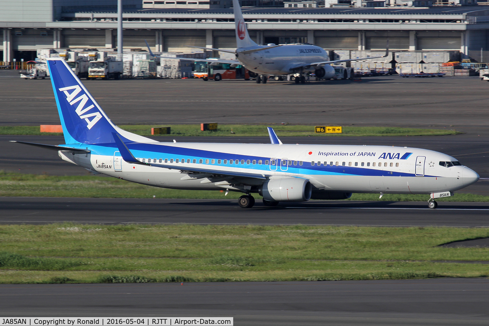 JA85AN, 2016 Boeing 737-800 C/N 62640, at hnd