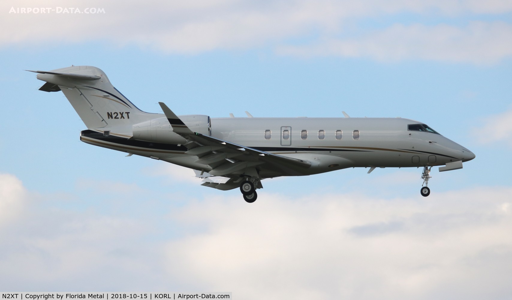 N2XT, 2015 Bombardier Challenger 350 (BD-100-1A10) C/N 20589, Challenger 350 zx