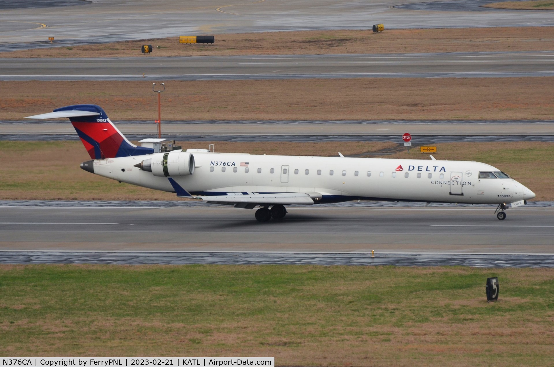 N376CA, 2003 Bombardier CRJ-701ER (CL-600-2C10) Regional Jet C/N 10092, Delta Connection CL700