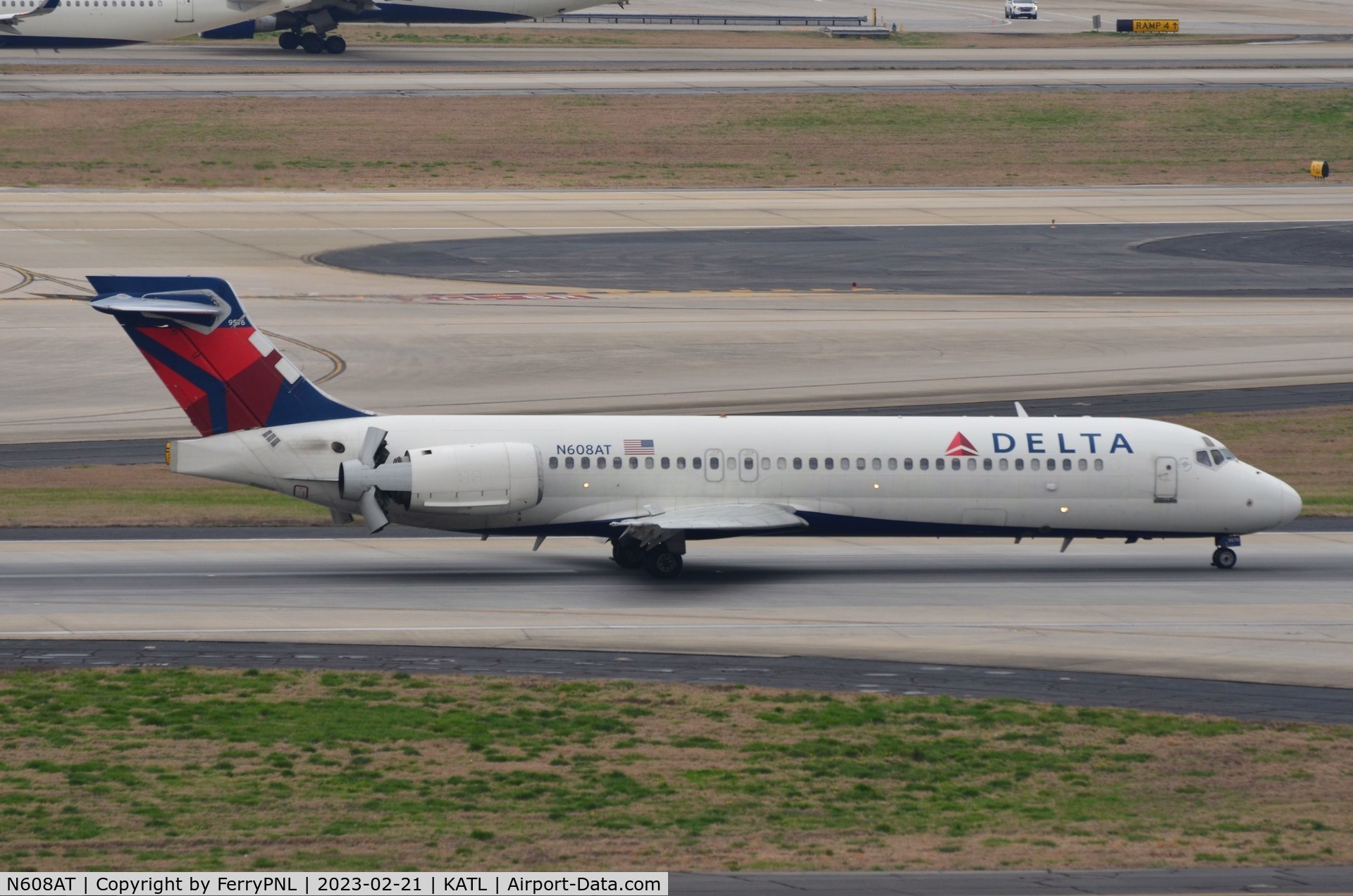 N608AT, 2000 Boeing 717-200 C/N 55081, Delta B717 arriving
