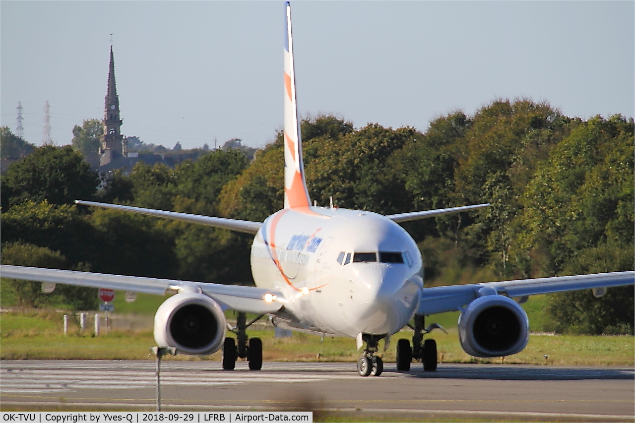 OK-TVU, 2012 Boeing 737-86N C/N 38025, Boeing 737-86N, Lining up rwy 07R, Brest-Bretagne airport (LFRB-BES)