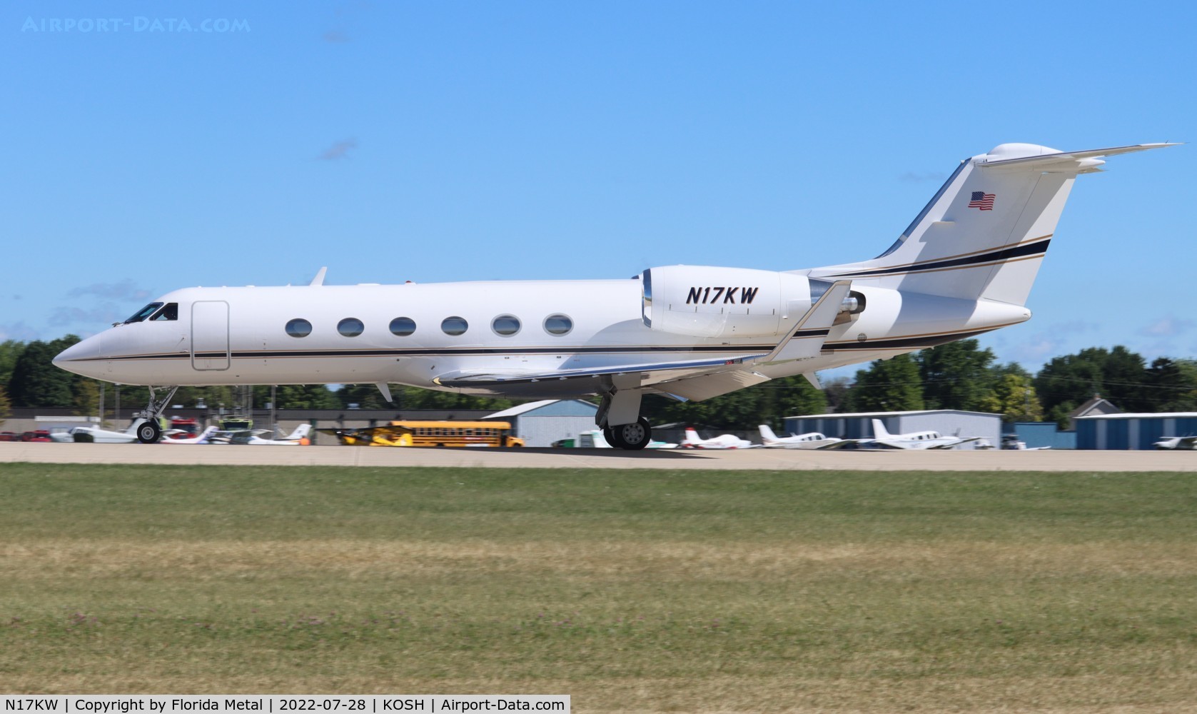 N17KW, 1999 Gulfstream Aerospace G-IV C/N 1361, G-IV zx
