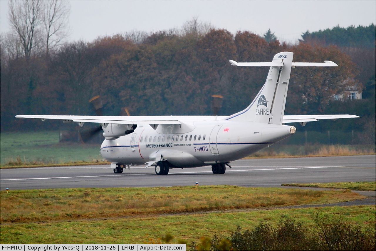 F-HMTO, 1988 ATR 42-320 C/N 078, ATR 42-320, Lining up rwy 25L, Brest-Bretagne Airport (LFRB-BES)