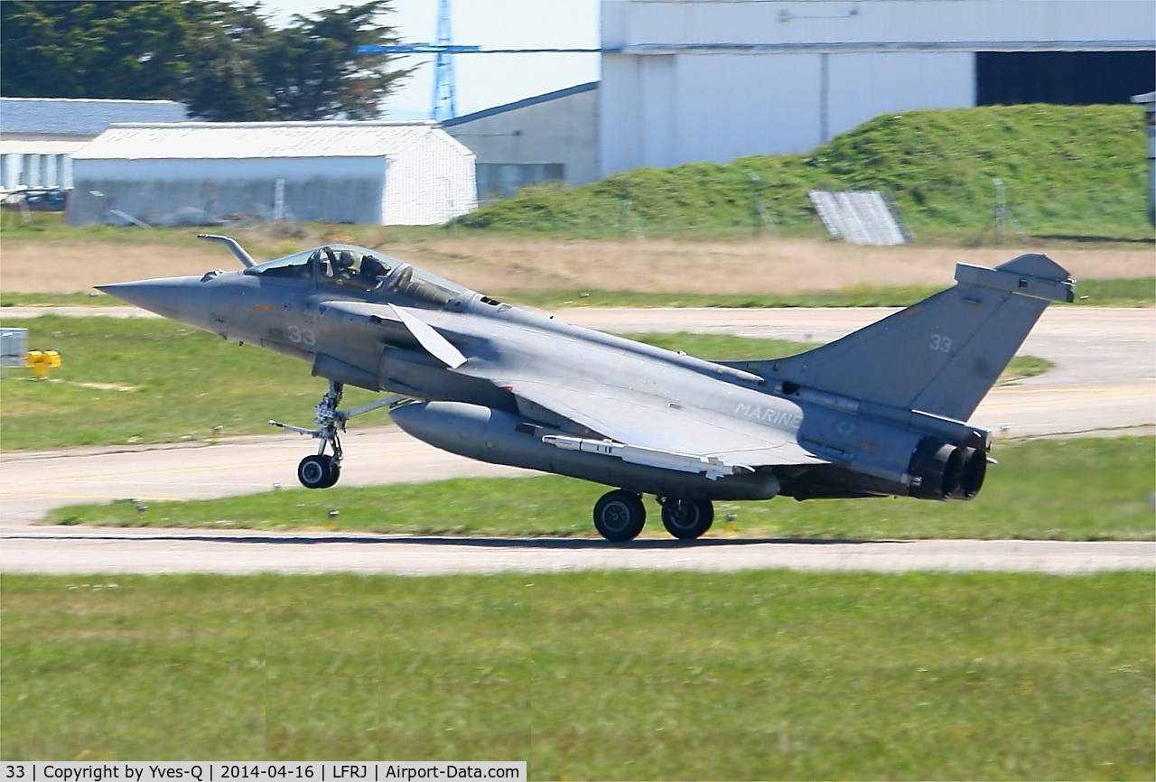 33, Dassault Rafale M C/N 33, Dassault Rafale M, Touchdown rwy 08, Landivisiau naval air base  (LFRJ)