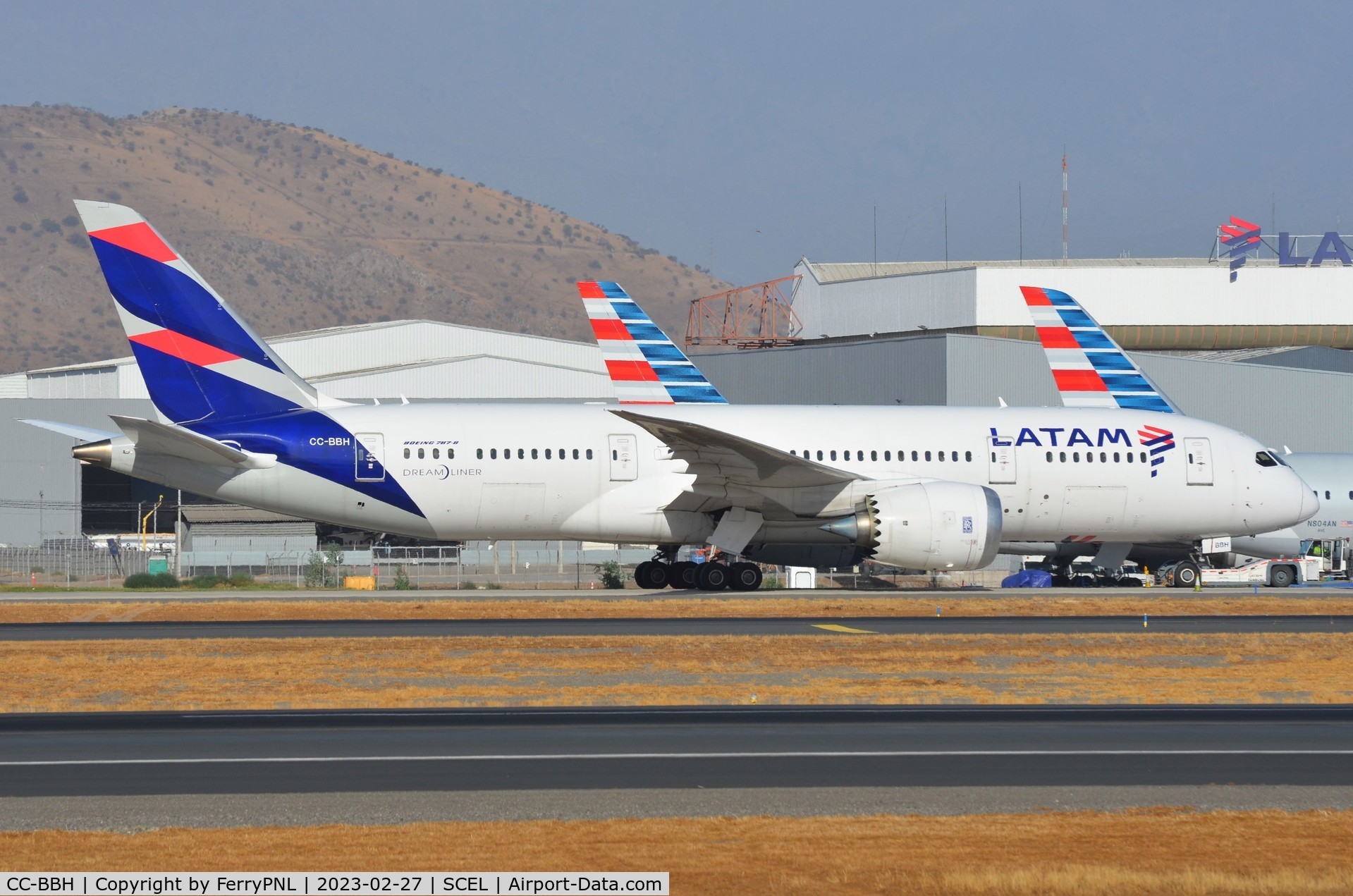 CC-BBH, 2014 Boeing 787-8 Dreamliner C/N 42224, Latam B788 under tow from the maintance area