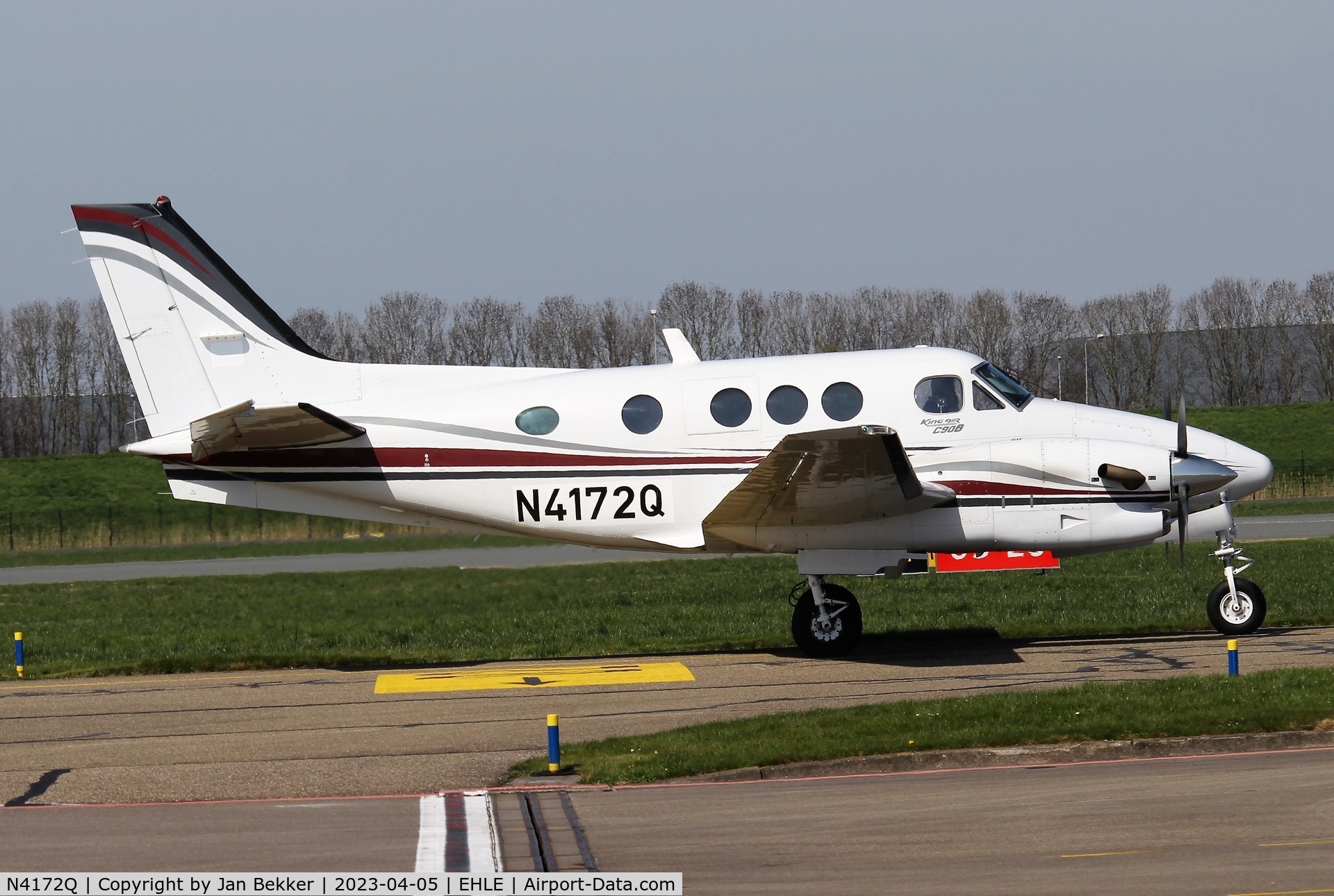 N4172Q, Raytheon Aircraft Company C90A C/N LJ-1622, Lelystad Airport