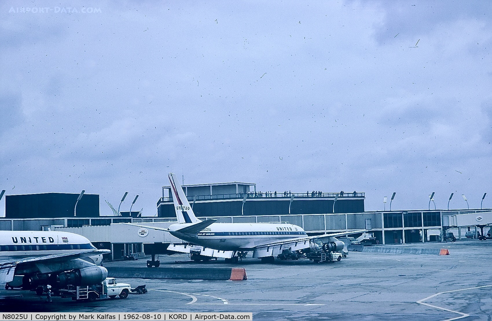 N8025U, 1960 Douglas DC-8-21 C/N 45294, United Airlines Douglas DC-8-21, N8025U at ORD.