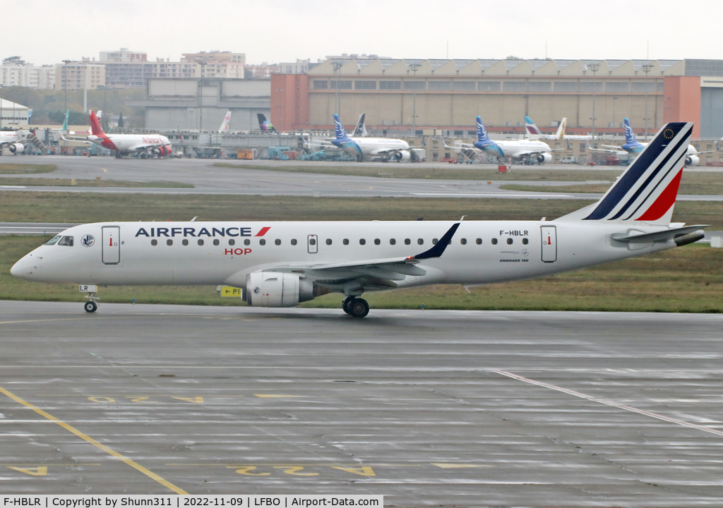 F-HBLR, 2009 Embraer ERJ-190STD (ERJ-190-100) C/N 19000322, Taxxing holding point rwy 32R for departure... Air France c/s