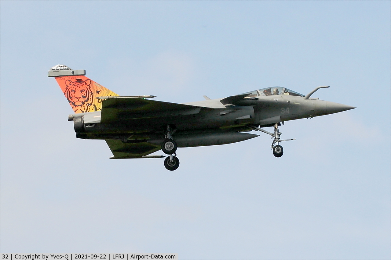 32, Dassault Rafale M C/N 32, Dassault Rafale M, On final rwy 08, Landivisiau naval air base (LFRJ-LDV)