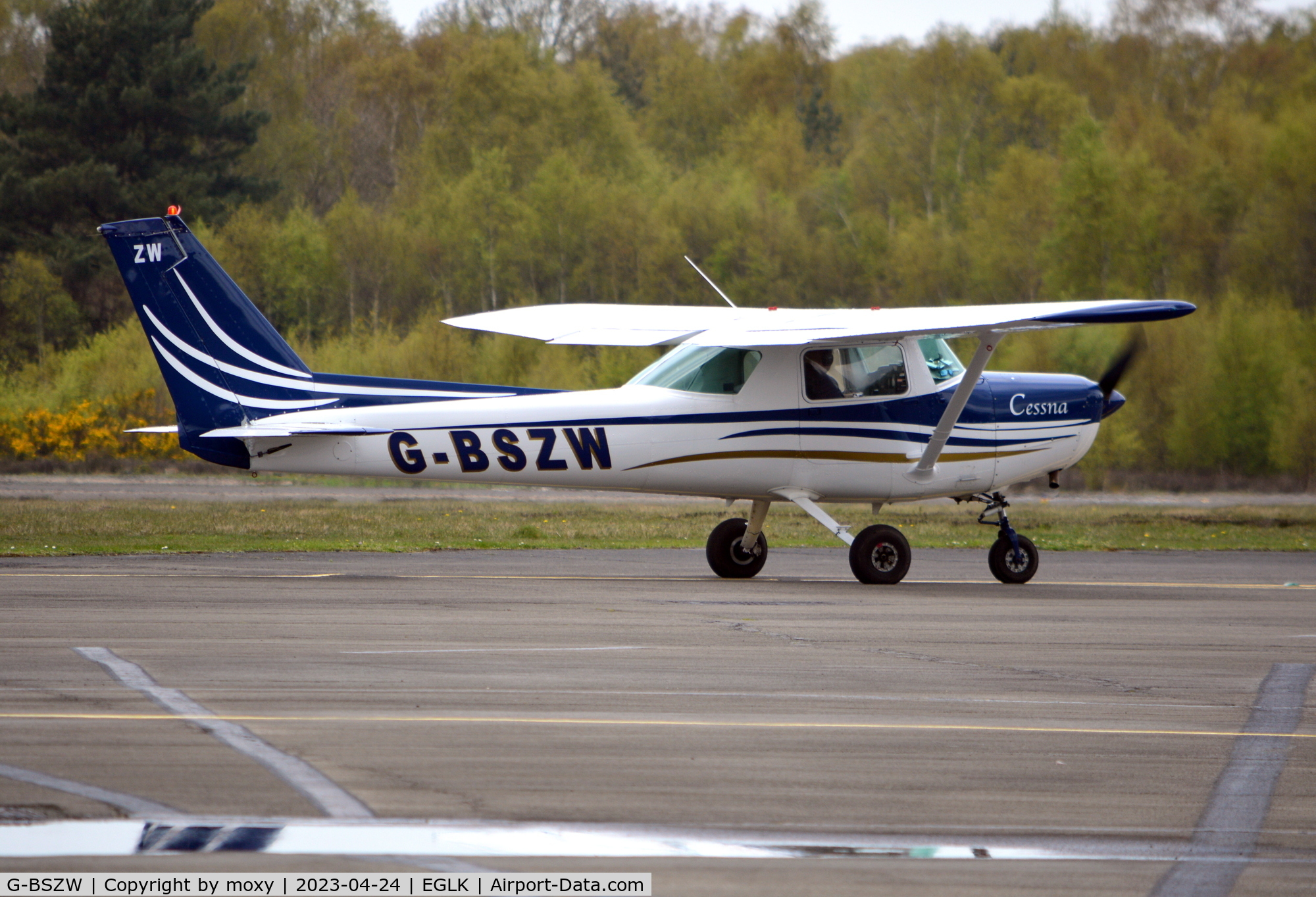 G-BSZW, 1977 Cessna 152 C/N 152-81072, Cessna 152 at Blackbushe in a new colour scheme. Ex N48958