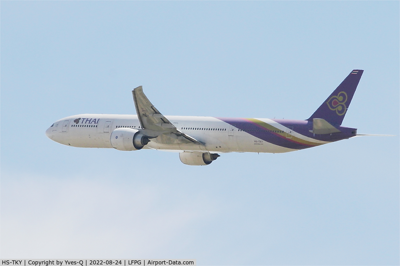 HS-TKY, 2015 Boeing 777-3D7/ER C/N 42114, Boeing 777-3D7ER, Climbing from rwy 08L, Roissy Charles De Gaulle airport (LFPG-CDG)