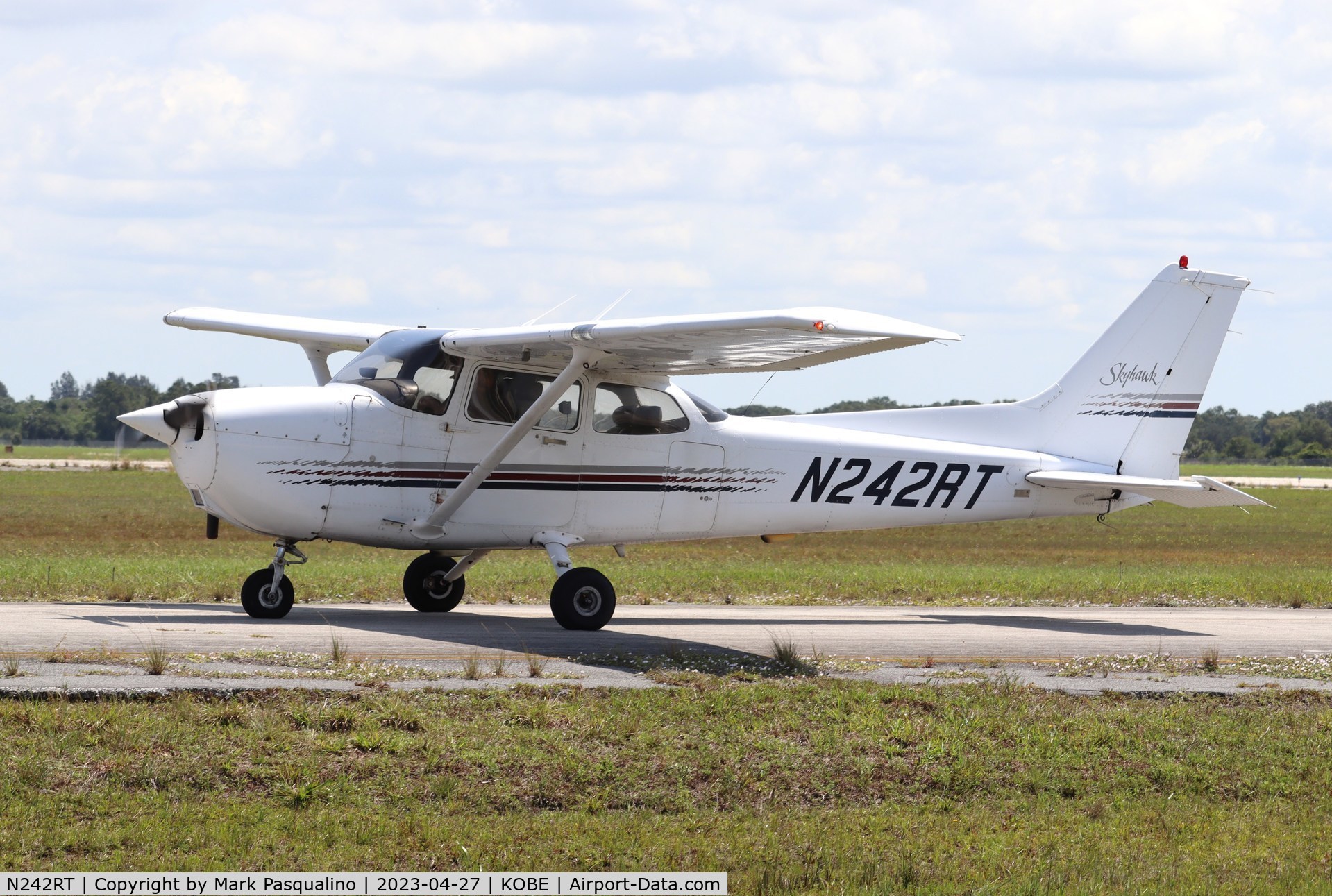 N242RT, 1998 Cessna 172R C/N 17280537, Cessna 172R