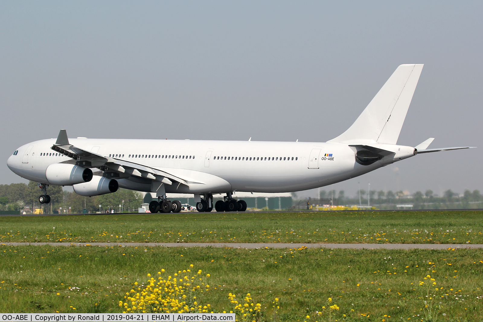 OO-ABE, 2008 Airbus A340-313E C/N 938, at spl
