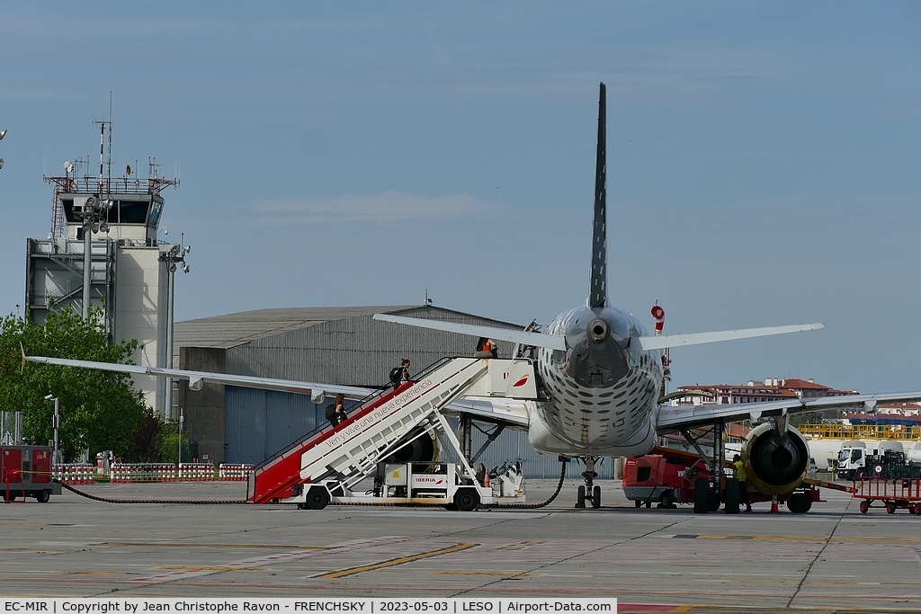EC-MIR, 2008 Airbus A319-111 C/N 3377, San Sebastian (EAS)	Barcelona (BCN)	VY2487