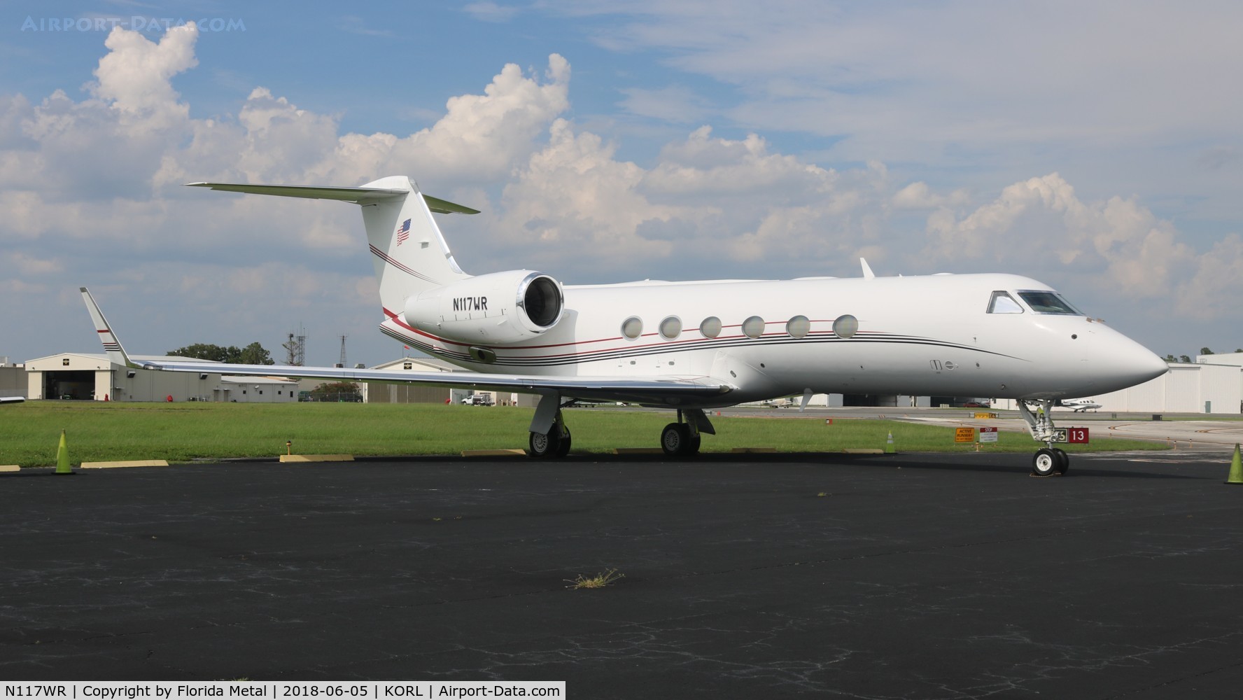 N117WR, 2005 Gulfstream Aerospace GIV-X (G350) C/N 4015, G450 zx (G350)