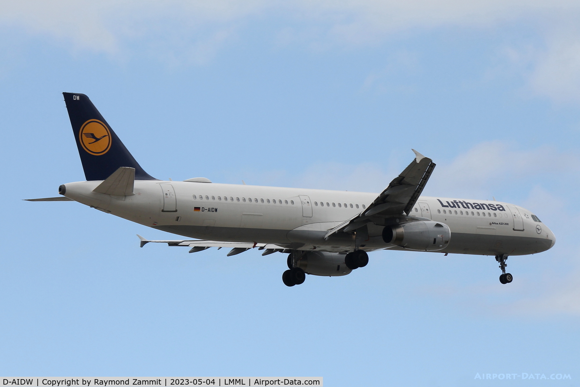 D-AIDW, 2014 Airbus A321-231 C/N 6415, A321 D-AIDW Lufthansa