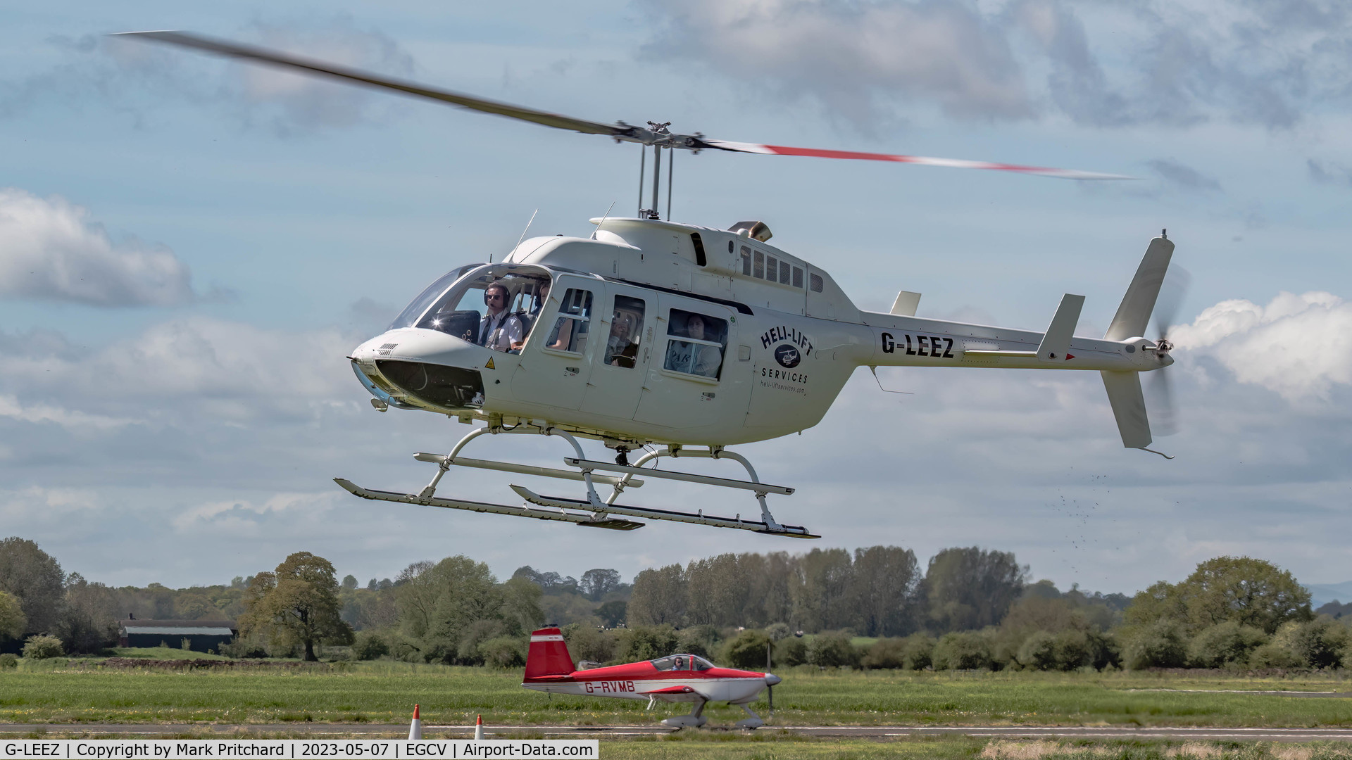 G-LEEZ, 1983 Bell 206L-1 LongRanger II C/N 45761, Joy rides at Sleap Airfield