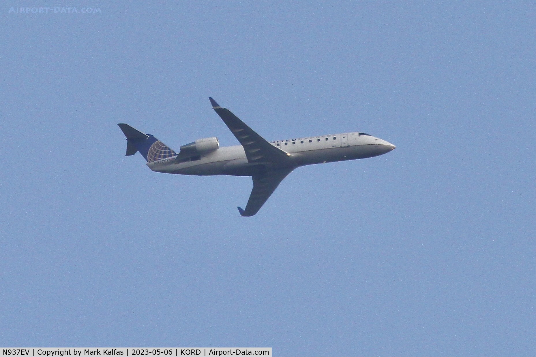 N937EV, 2005 Bombardier CRJ-200ER (CL-600-2B19) C/N 8042, SkyWest/United Express Bombardier CRJ-200ER, N937EV, arriving at ORD from ABE.