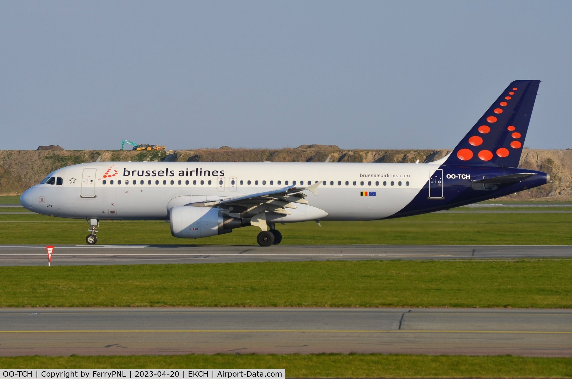 OO-TCH, 2003 Airbus A320-214 C/N 1929, Arrival from BRU: Brussels A320