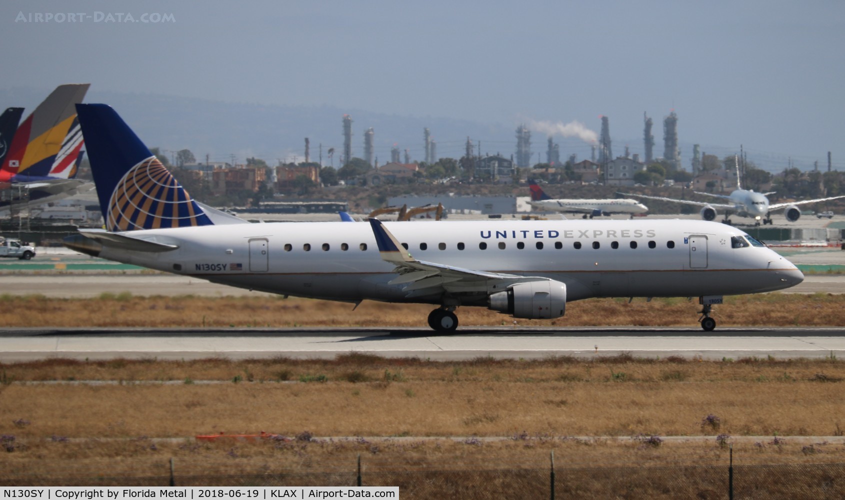 N130SY, 2015 Embraer 175LR (ERJ-170-200LR) C/N 17000449, SKW/UE E175 zx