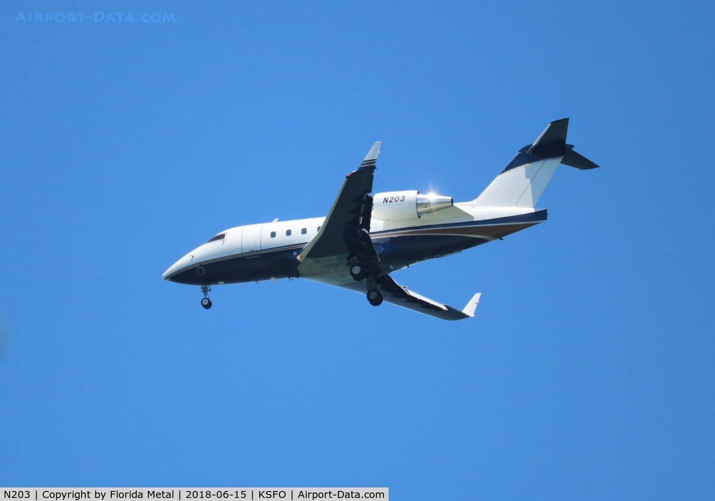 N203, 1998 Bombardier Challenger 604 (CL-600-2B16) C/N 5374, Challenger 604 zx