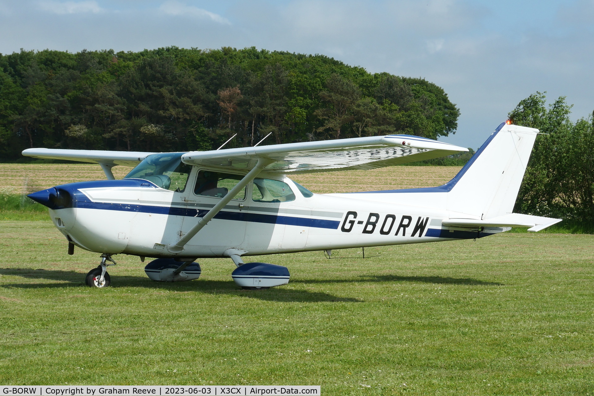 G-BORW, 1981 Cessna 172P C/N 172-74301, Departing from Northrepps.