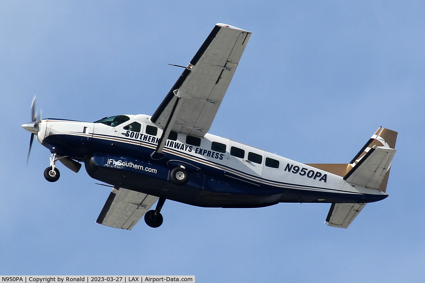 N950PA, 2004 Cessna 208B Grand Caravan C/N 208B-1063, at lax