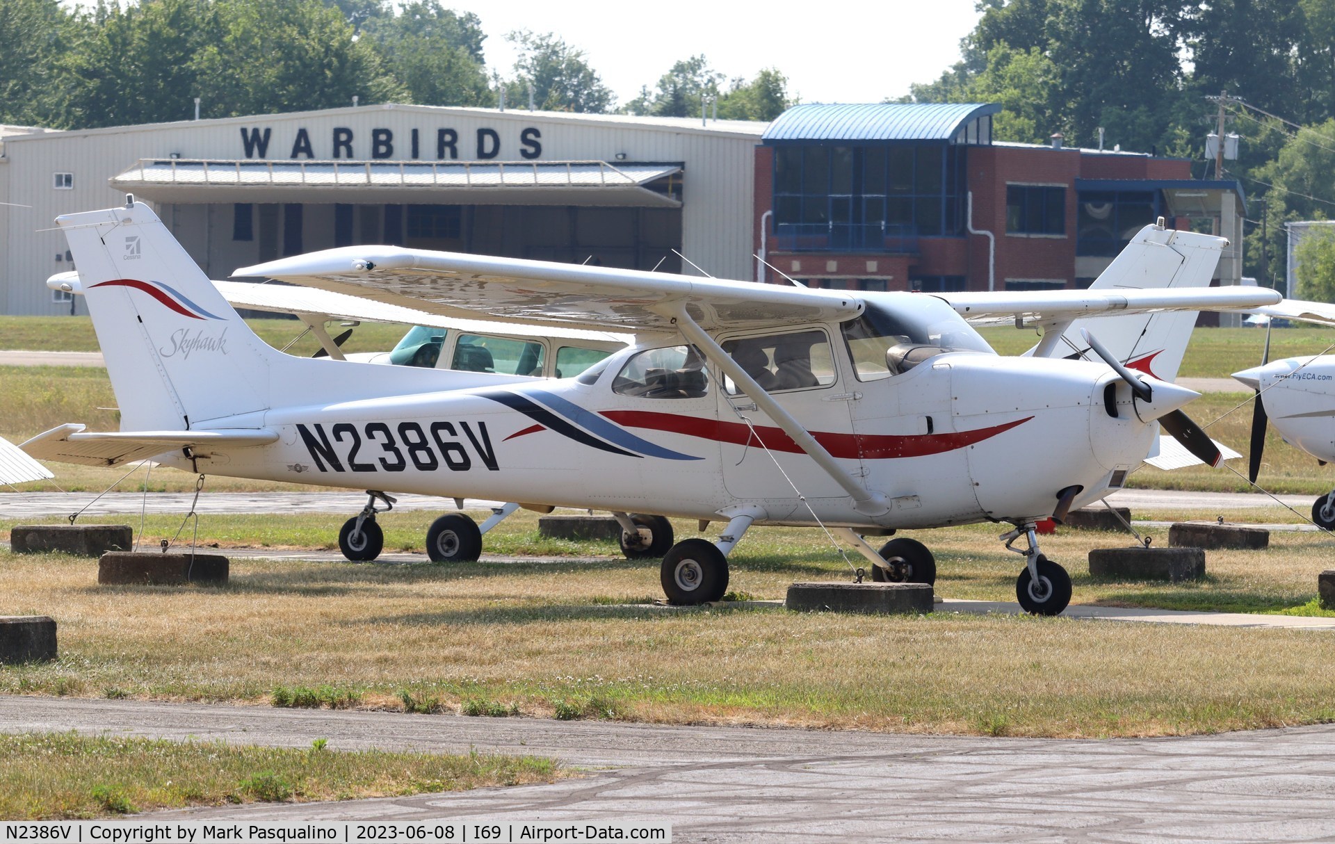 N2386V, 1999 Cessna 172R C/N 17280702, Cessna 172R
