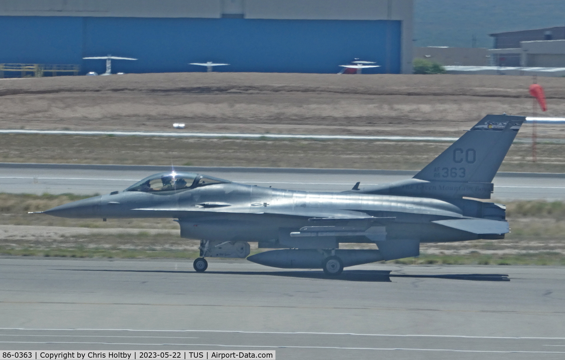86-0363, 1986 General Dynamics F-16C Fighting Falcon C/N 5C-469, Landing at Tucson International Airport, Arizona