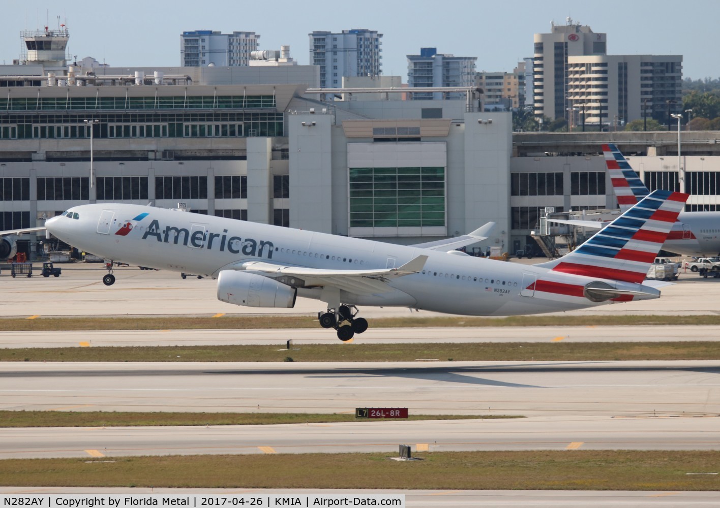 N282AY, 2009 Airbus A330-243 C/N 1069, AAL A332 zx MIA-PHL