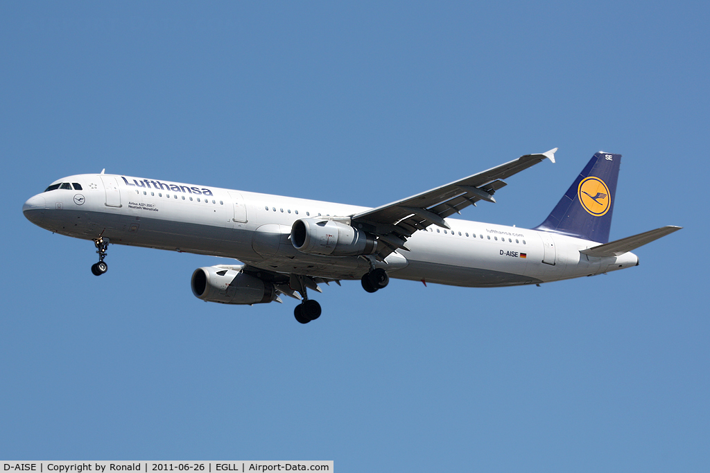 D-AISE, 2000 Airbus A321-231 C/N 1214, at lhr