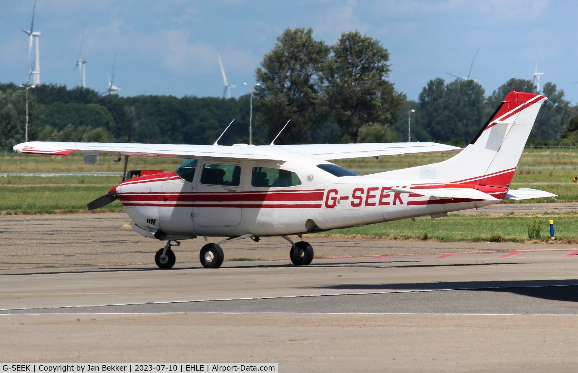 G-SEEK, 1982 Cessna T210N Turbo Centurion C/N 21064579, Lelystad Aitpoty