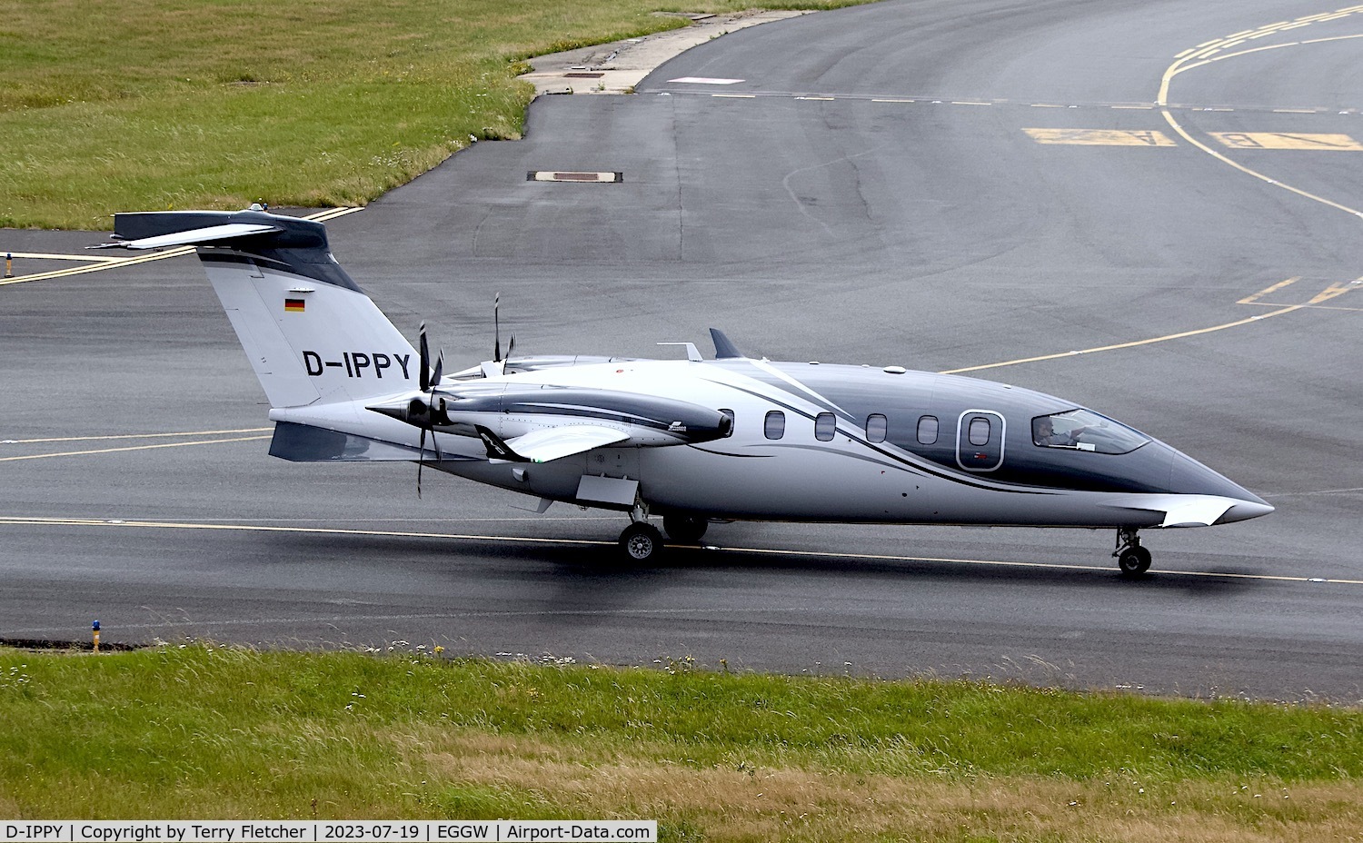 D-IPPY, 2018 Piaggio P-180 Avanti II EVO C/N 3010, At Luton Airport
