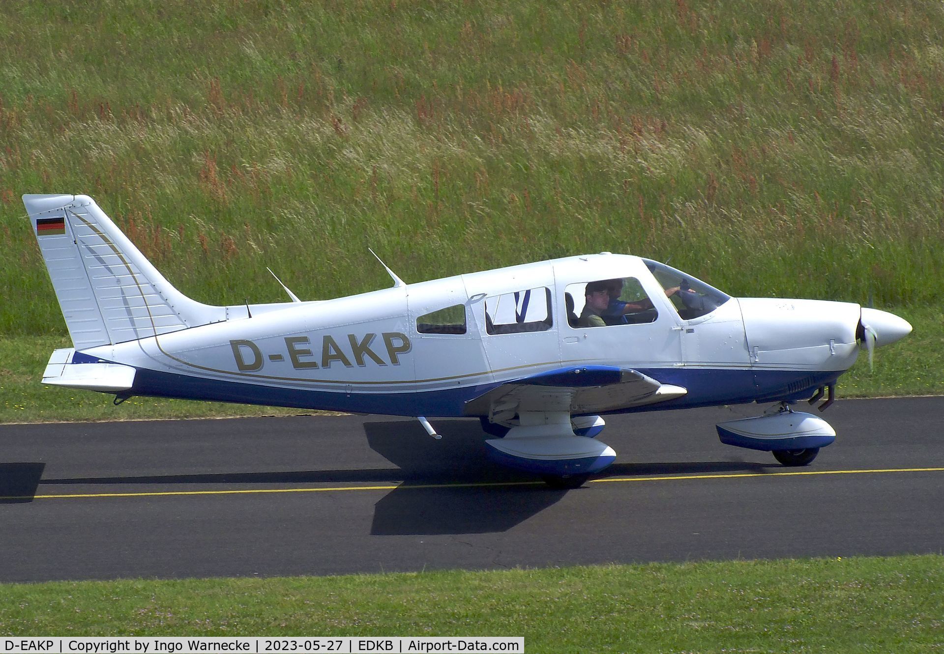 D-EAKP, 1985 Piper PA-28-181 C/N 288590048, Piper PA-28-181 Archer II at Bonn-Hangelar airfield '2305