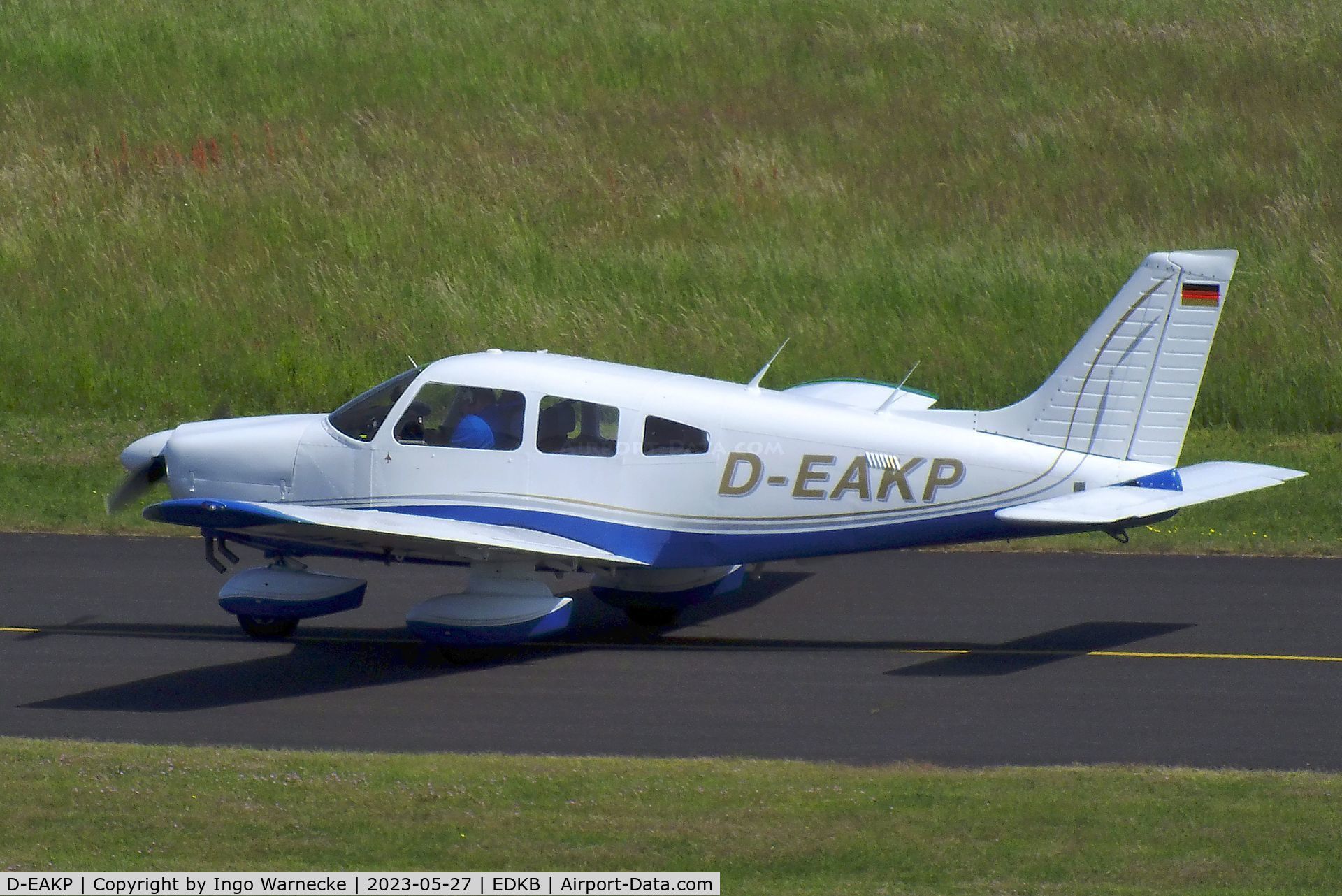 D-EAKP, 1985 Piper PA-28-181 C/N 288590048, Piper PA-28-181 Archer II at Bonn-Hangelar airfield '2305