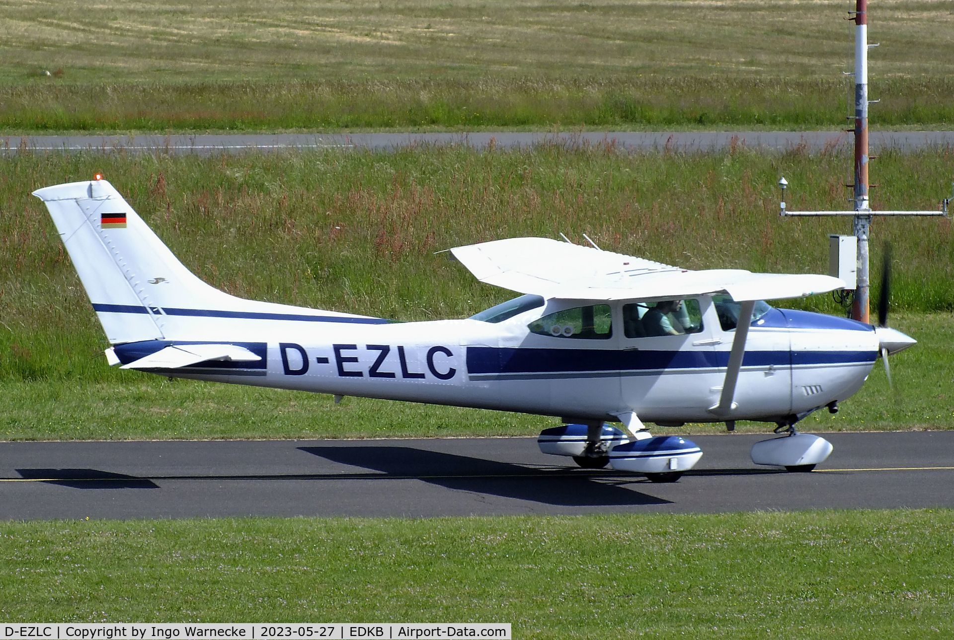 D-EZLC, 1979 Cessna 182Q Skylane C/N 182-66915, Cessna 182Q Skylane at Bonn-Hangelar airfield '2305
