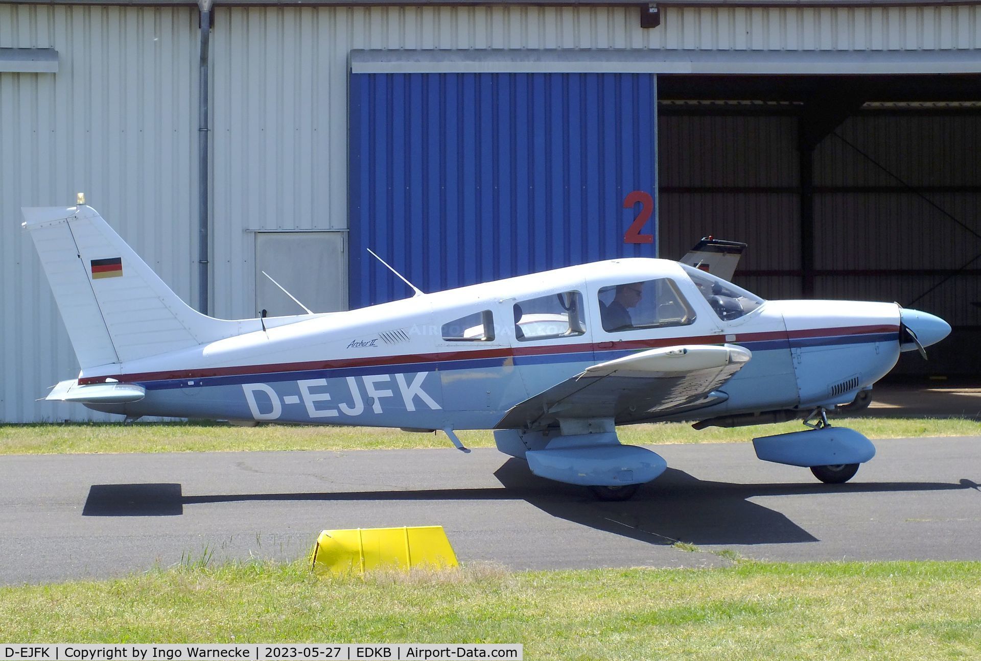 D-EJFK, Piper PA-28-181 Archer II C/N 28-90140, Piper PA-28-181 Archer II at Bonn-Hangelar airfield '2305