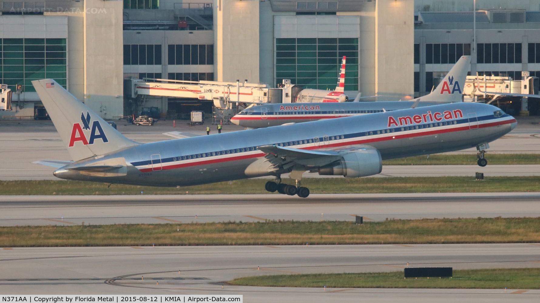 N371AA, 1992 Boeing 767-323 C/N 25198, AAL 763 zx MIA-JFK
