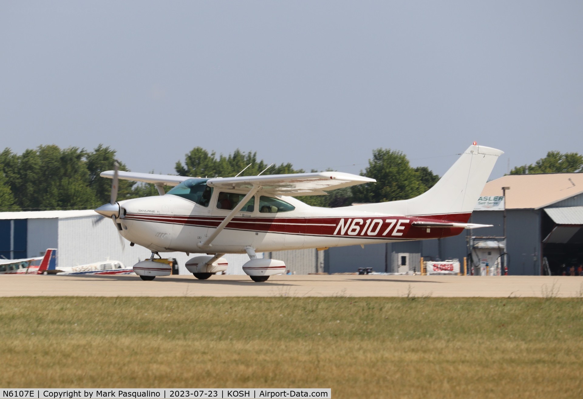 N6107E, 1983 Cessna 182R Skylane C/N 18268345, Cessna 182R