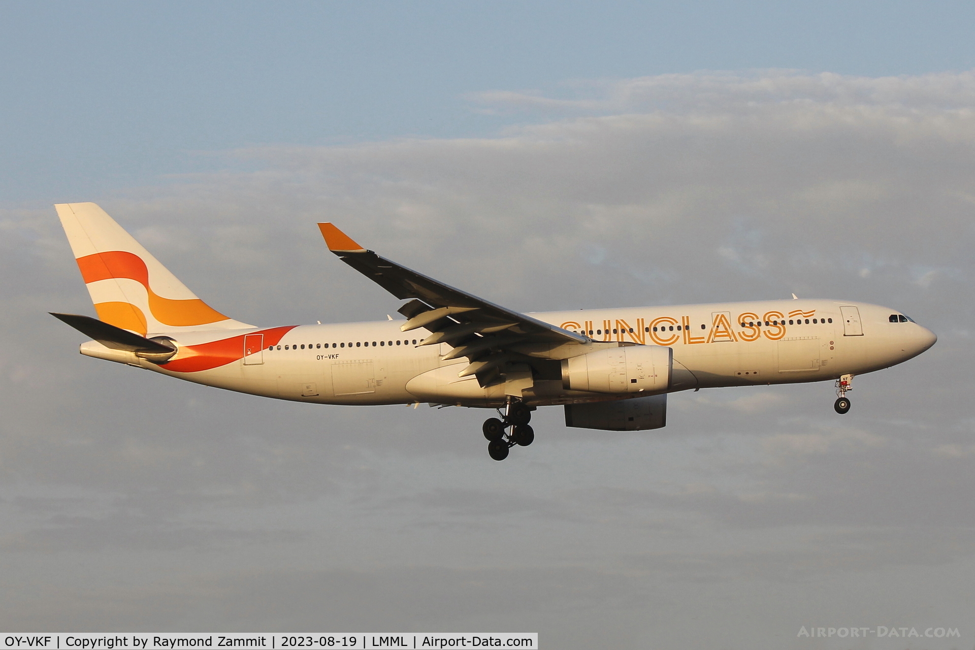 OY-VKF, 1999 Airbus A330-243 C/N 309, A330 OY-VKF Sunclass Airlines