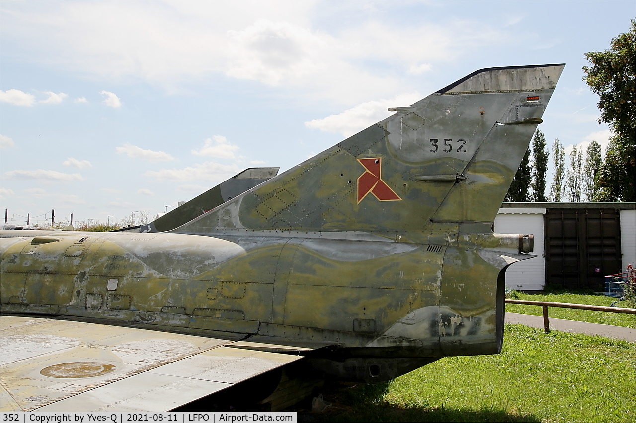 352, Dassault Mirage IIIRD C/N 352, Dassault Mirage IIIRD, Awaiting restoration, Delta Athis Museum, Paray near Paris-Orly Airport