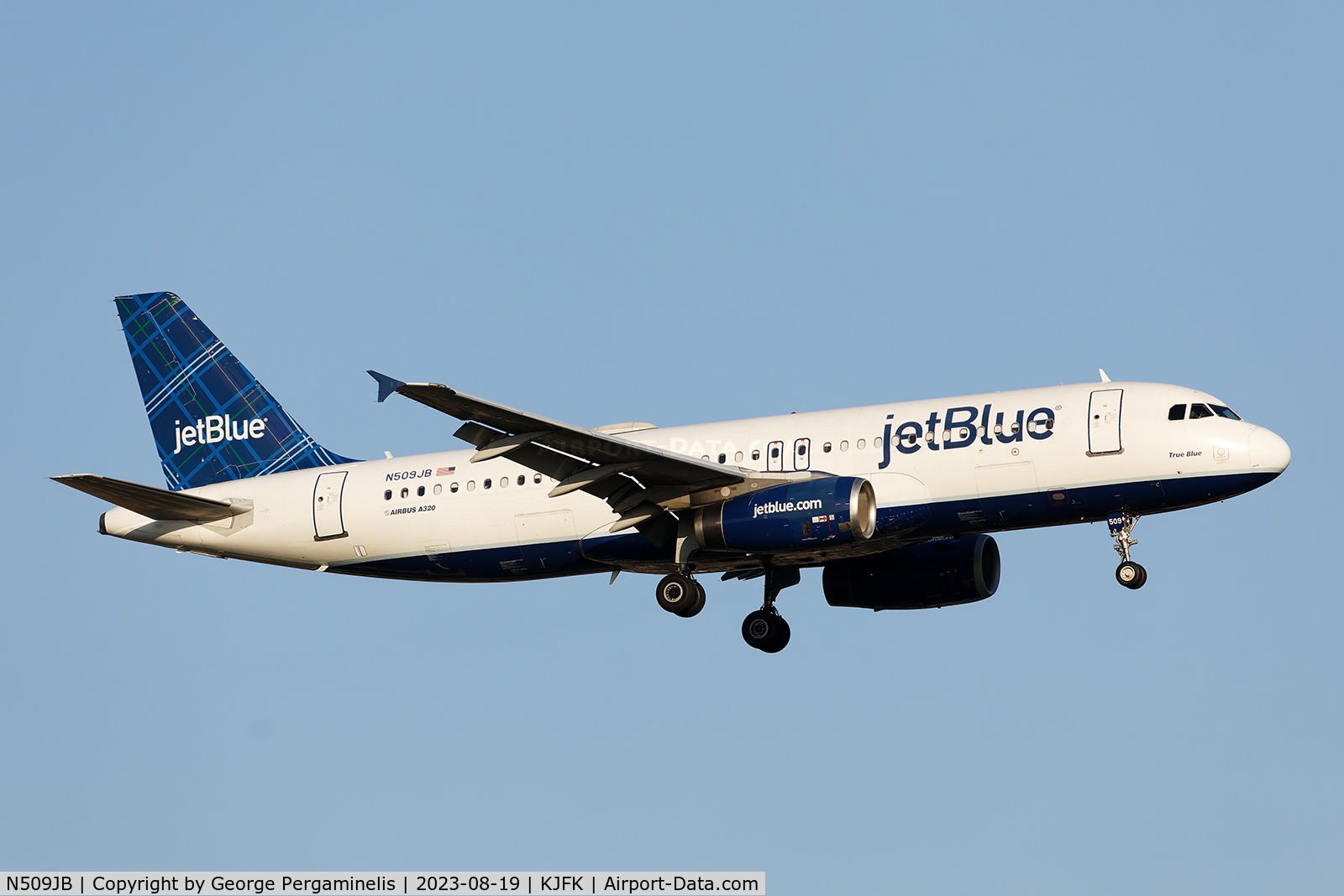 N509JB, 2000 Airbus A320-232 C/N 1270, Final 22L at JFK.