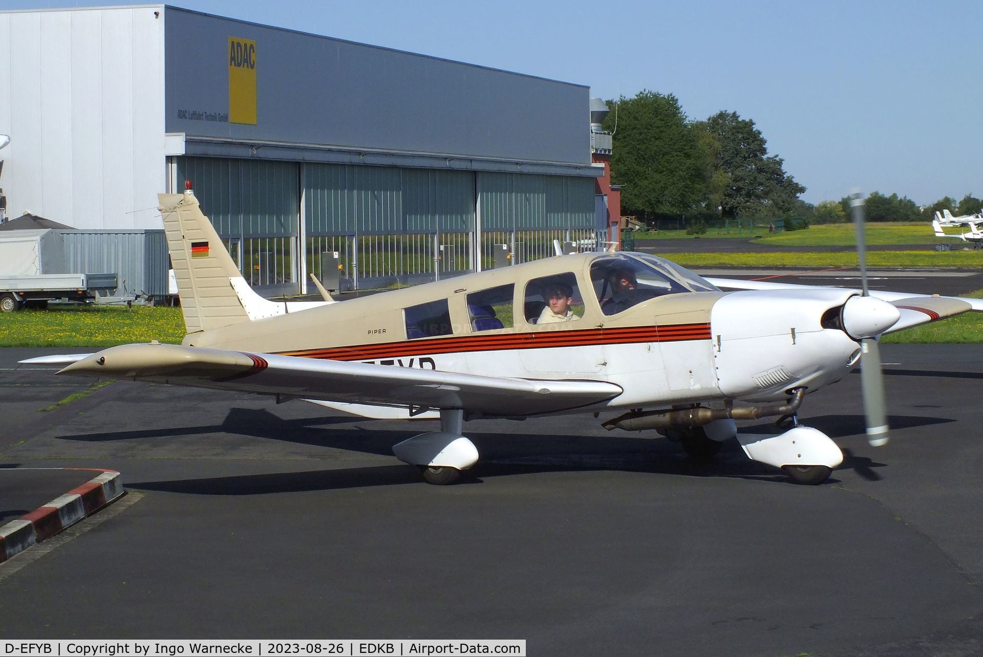 D-EFYB, Piper PA-32-300 Cherokee Six Cherokee Six C/N 32-7340188, Piper PA-32-300 Cherokee Six at Bonn-Hangelar airfield during the Grumman Fly-in 2023