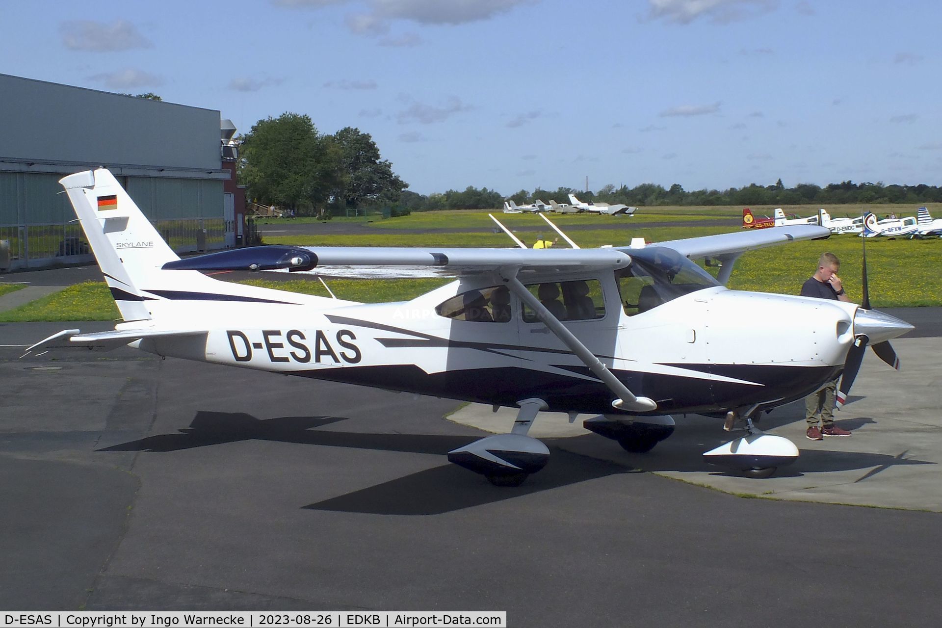 D-ESAS, Cessna 182S Skylane Skylane C/N 18282303, Cessna 182S Skylane at Bonn-Hangelar airfield during the Grumman Fly-in 2023