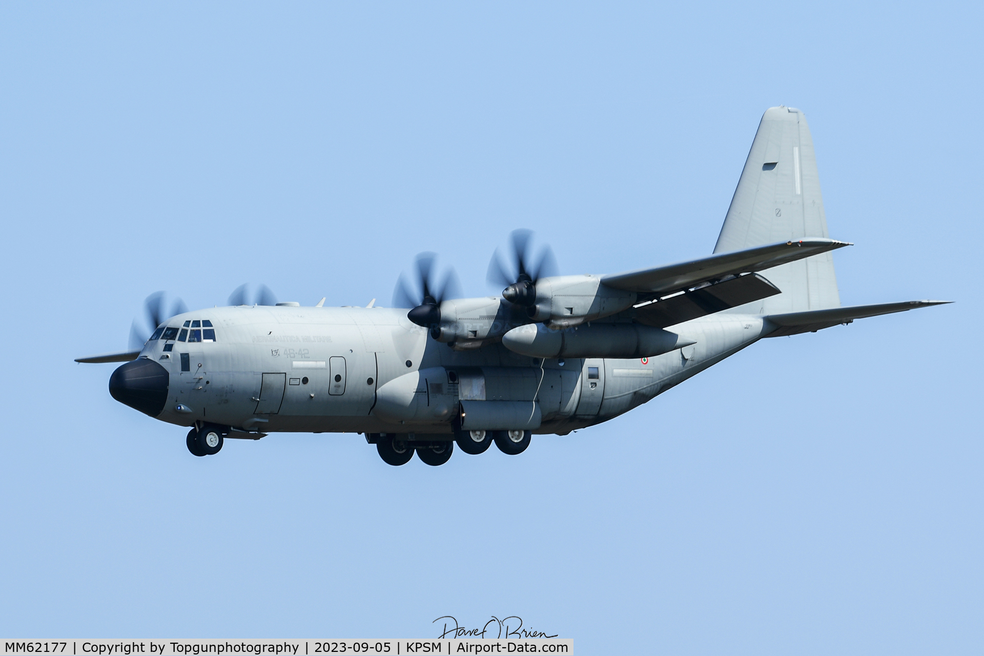 MM62177, Lockheed Martin C-130J-30 Super Hercules C/N 382-5498, IAM4682 stops in for gas and customs